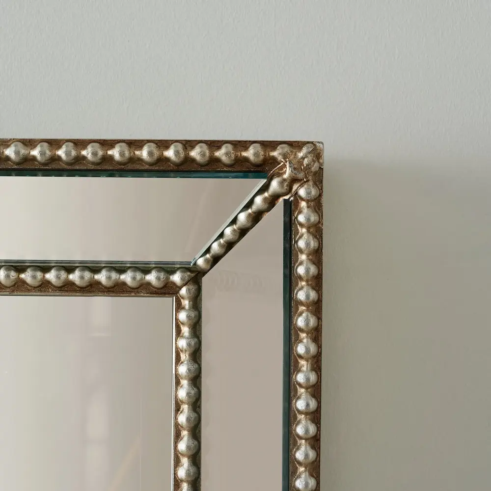 Pisa Mirror