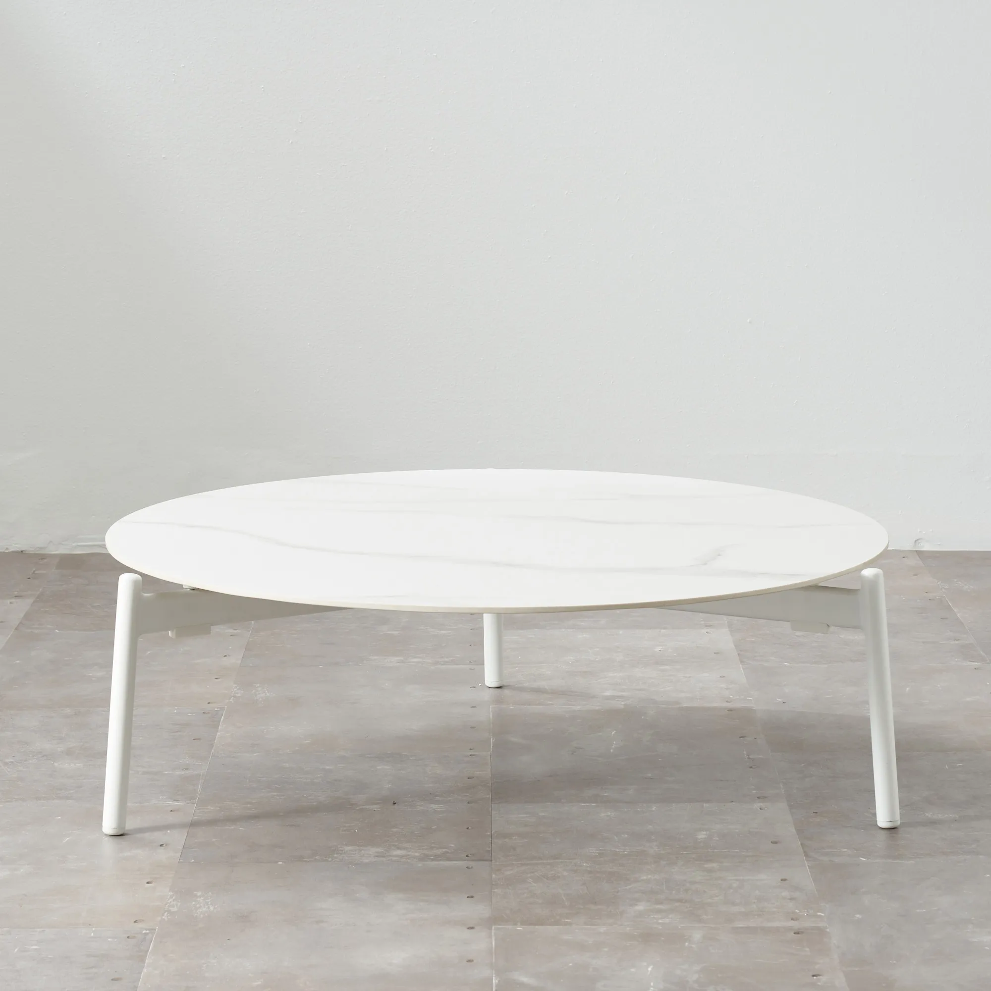 Lana White Round Outdoor Coffee Table