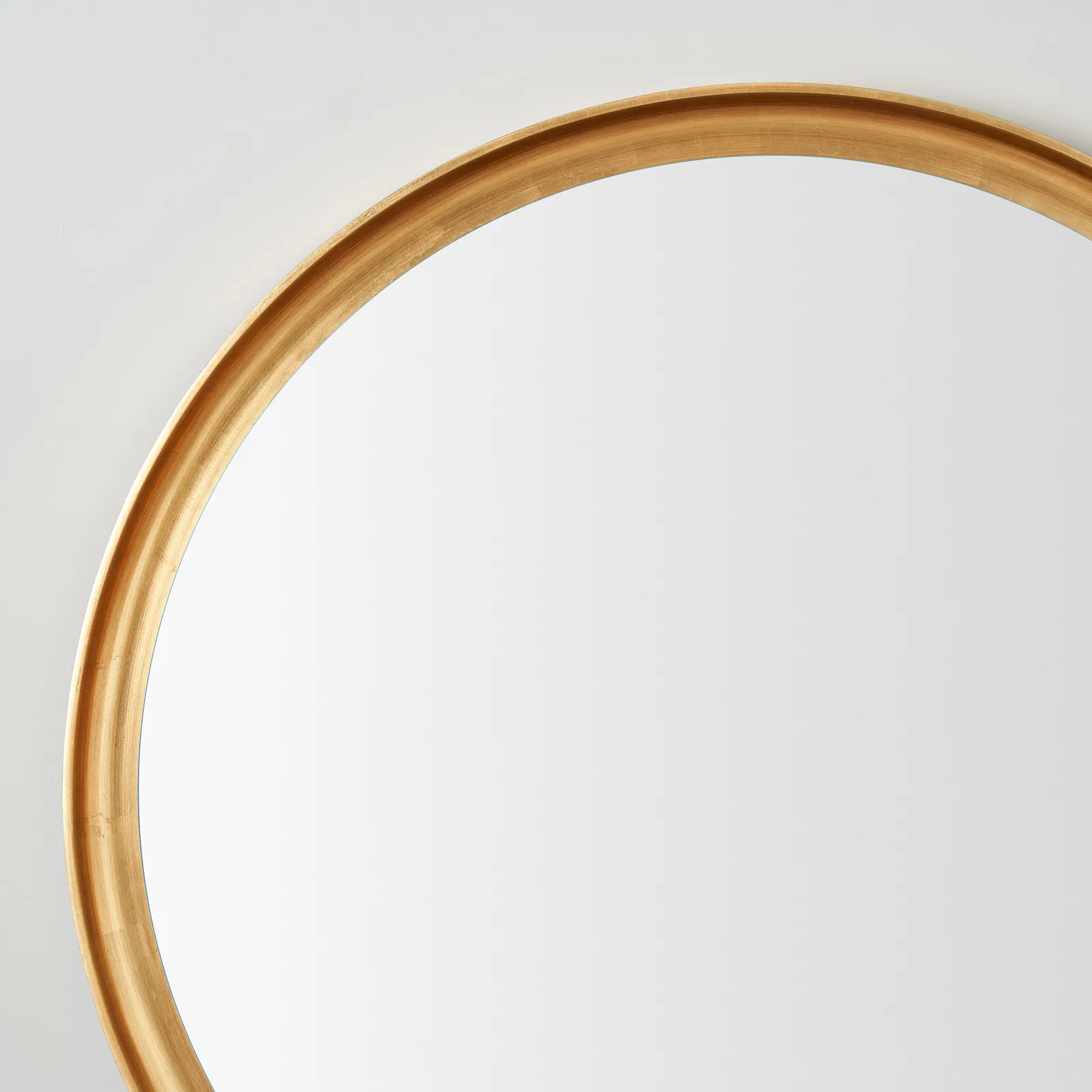 Fiona Antique Gold Round Wooden Mirror