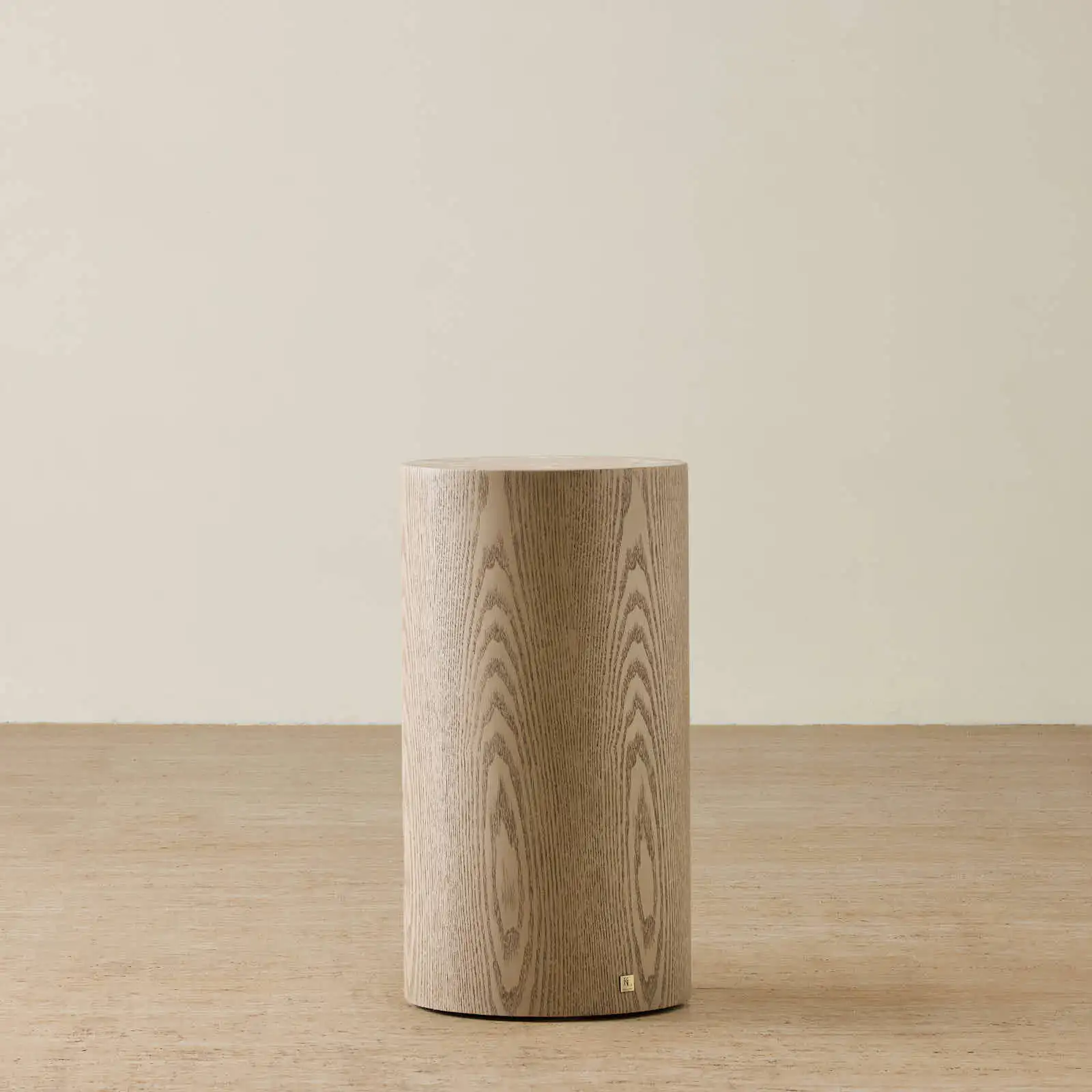 Trento Round Medium Brown Ash Veneer Medium Plinth